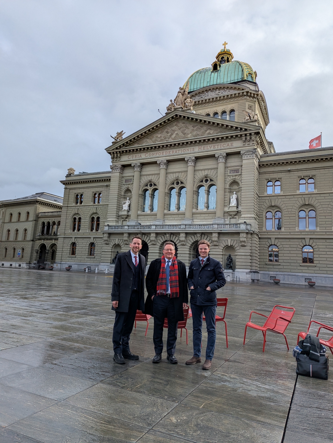 Kantonsr&auml;te zur Vorpr&uuml;fung vor Bundeshaus in Bern